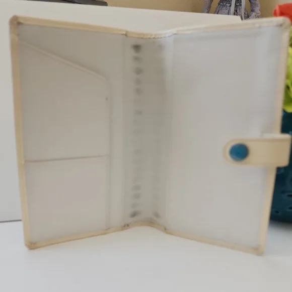 Coach Turquoise and Cream Agenda - Picture 8 of 13